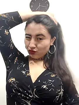 Snapshot of AMATISTA__16 chatting on 09-17-25, 12:18 AMATISTA 16 online show from 09-17-25, 12:18