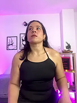 Snapshot of leiablack chatting on 01-10-26, 12:11 leiablack online show from 01-10-26, 12:11