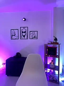 Snapshot of leiablack chatting on 12-02-25, 11:23 leiablack online show from 12-02-25, 11:23