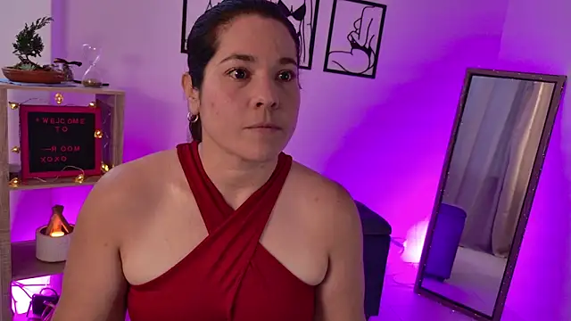 Snapshot of leiablack chatting on 11-27-25, 11:54 leiablack online show from 11-27-25, 11:54