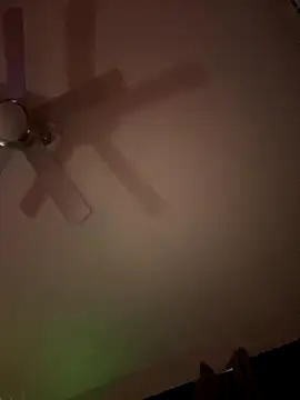 Snapshot of Triggerhappycj100 chatting on 10-28-25, 04:35 Triggerhappycj100 online show from 10-28-25, 04:35