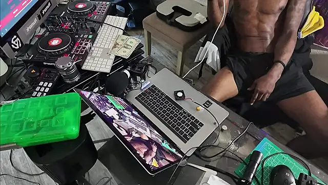 Triggerhappycj100 online show from 05-07-26, 08:56