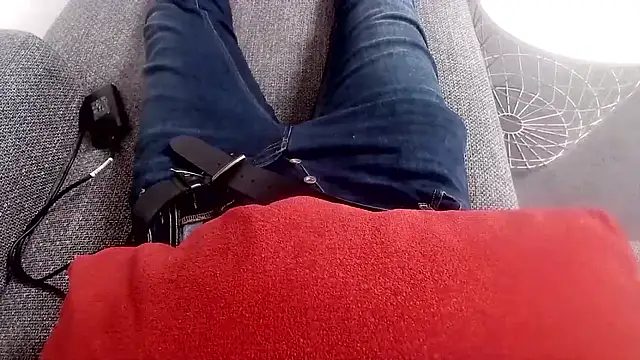 cucciolotto76 online show from 11-15-25, 01:37