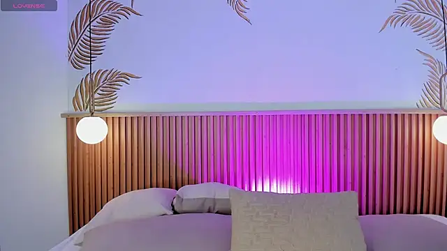 Valleriie  online show from 03-15-26, 04:03