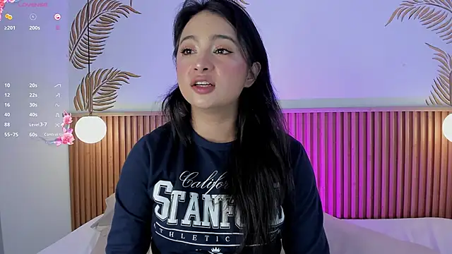 Valleriie  online show from 04-07-26, 03:03