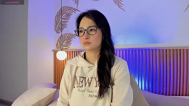 Valleriie  online show from 01-16-26, 02:43