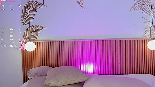 Valleriie  online show from 04-13-26, 03:05