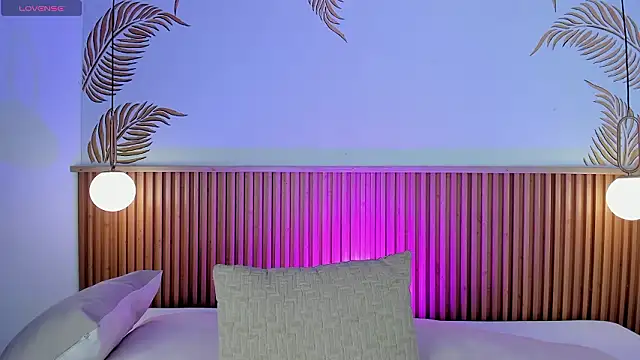 Valleriie  online show from 03-22-26, 04:41