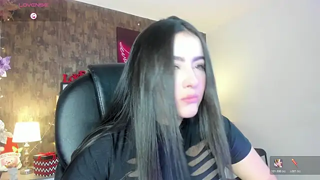 Snapshot of marian__stone chatting on 12-15-25, 06:58 marian stone online show from 12-15-25, 06:58