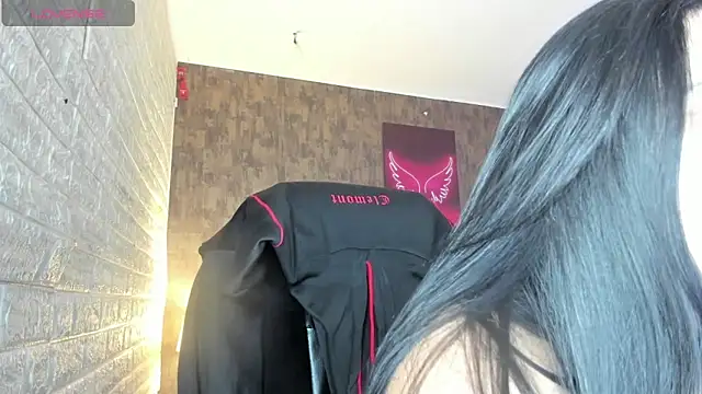 Snapshot of marian__stone chatting on 04-19-26, 07:49 marian stone online show from 04-19-26, 07:49