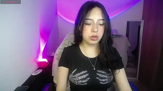 Snapshot of immisssilver chatting on 10-16-25, 03:37 immisssilver online show from 10-16-25, 03:37