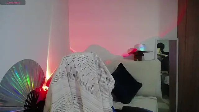 Snapshot of immisssilver chatting on 10-05-25, 01:07 immisssilver online show from 10-05-25, 01:07