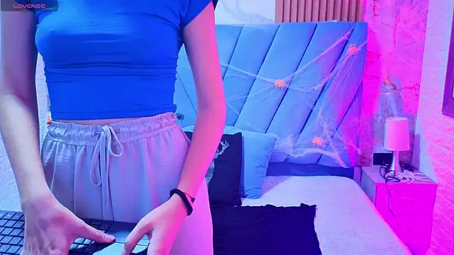 violett  golden online show from 10-12-25, 08:54