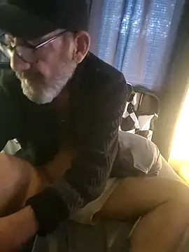 FoxnMouse online show from 10-14-25, 10:38