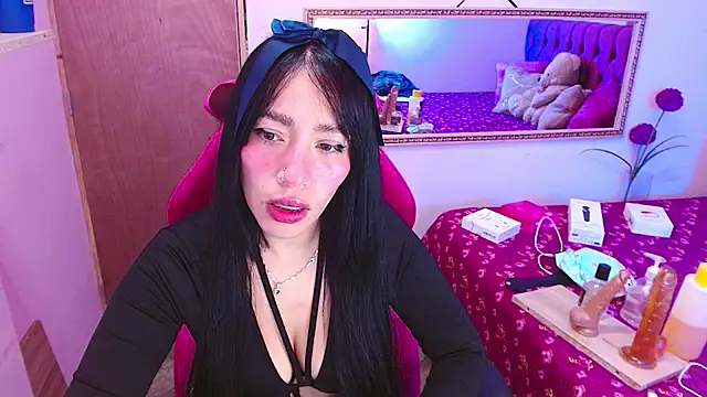 IVET CUTE1 online show from 05-31-26, 01:44