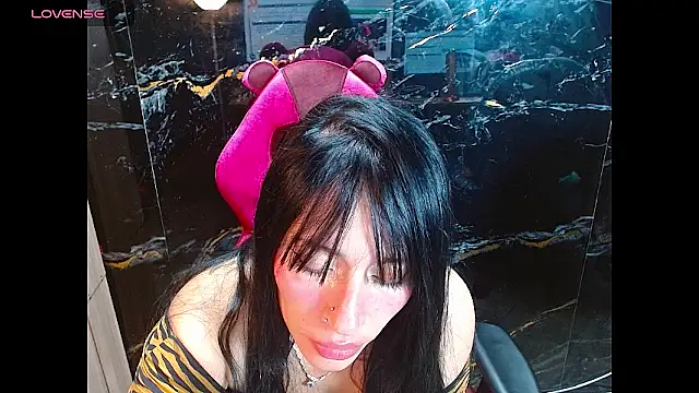 IVET CUTE1 online show from 04-18-26, 04:48