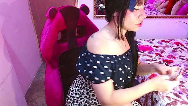 Snapshot of IVET_CUTE1 chatting on 06-21-26, 07:19 IVET CUTE1 online show from 06-21-26, 07:19