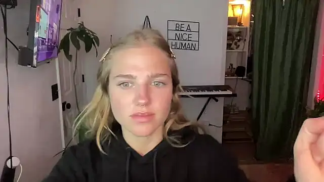 sweetceeme online show from 10-20-25, 03:19