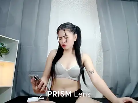 Urasian ladybug online show from 11-19-25, 04:56