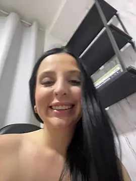 Snapshot of yumi-hot chatting on 05-14-26, 11:13 yumi-hot online show from 05-14-26, 11:13