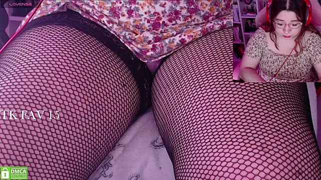 Pink girl0n online show from 11-28-25, 06:13