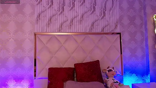 Snapshot of Naomy_tay1 chatting on 02-01-26, 03:27 Naomy tay1 online show from 02-01-26, 03:27