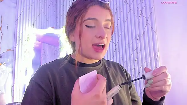 Snapshot of Naomy_tay1 chatting on 03-30-26, 04:25 Naomy tay1 online show from 03-30-26, 04:25