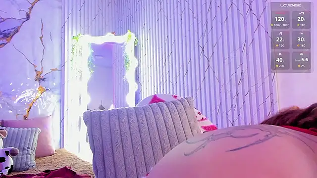 Snapshot of Naomy_tay1 chatting on 03-27-26, 08:26 Naomy tay1 online show from 03-27-26, 08:26