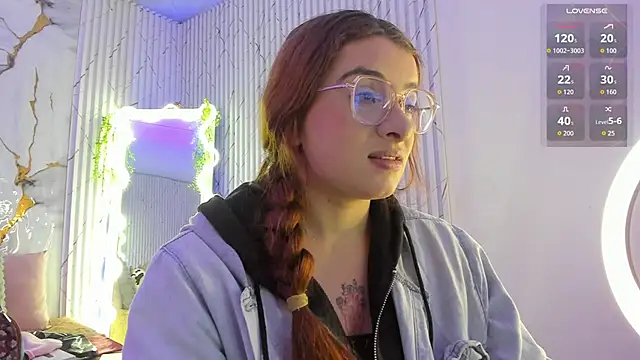 Snapshot of Naomy_tay1 chatting on 03-26-26, 03:05 Naomy tay1 online show from 03-26-26, 03:05