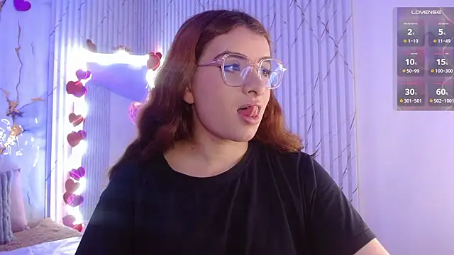 Snapshot of Naomy_tay1 chatting on 03-11-26, 02:49 Naomy tay1 online show from 03-11-26, 02:49