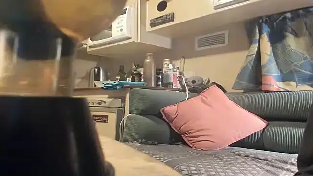 KrystalRoss online show from 11-08-25, 10:19