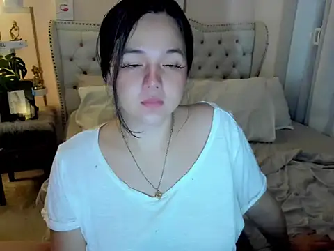 SweetHoney369 online show from 06-17-26, 01:27
