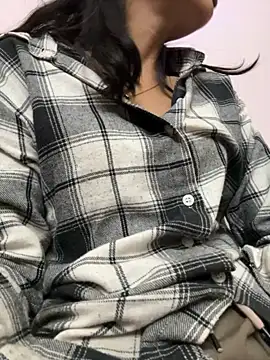 Snapshot of modelnishu chatting on 09-12-25, 04:40 modelnishu online show from 09-12-25, 04:40