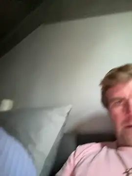 Snapshot of jarda94cz chatting on 09-20-25, 06:40 jarda94cz online show from 09-20-25, 06:40