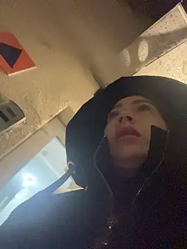 Reina Cummings online show from 01-10-26, 05:03