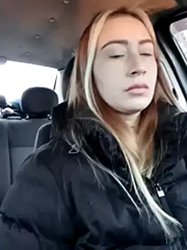 Reina Cummings online show from 11-20-25, 06:03