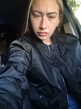 Reina Cummings online show from 09-22-25, 04:51