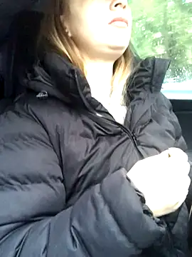 Reina Cummings online show from 10-04-25, 04:58