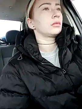 Reina Cummings online show from 11-17-25, 05:55