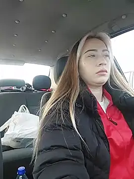 Snapshot of Reina_Cummings chatting on 02-25-26, 06:24 Reina Cummings online show from 02-25-26, 06:24