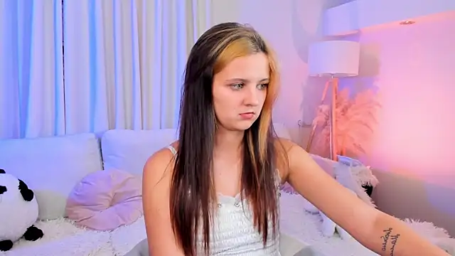 Snapshot of LilLisa chatting on 10-12-25, 04:08 LilLisa online show from 10-12-25, 04:08