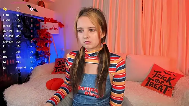 LilLisa online show from 10-26-25, 04:07