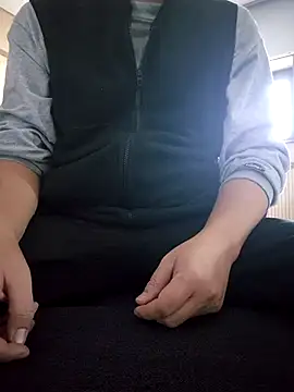 starvingo2002 online show from 10-31-25, 05:26