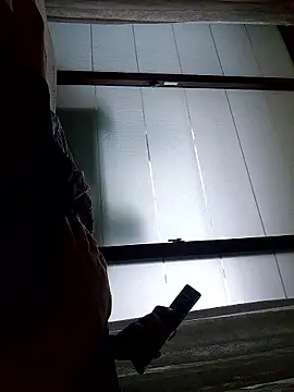 Snapshot of starvingo2002 chatting on 09-19-25, 07:45 starvingo2002 online show from 09-19-25, 07:45