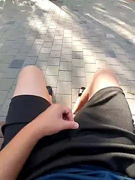 Snapshot of starvingo2002 chatting on 09-21-25, 07:57 starvingo2002 online show from 09-21-25, 07:57