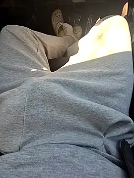 starvingo2002 online show from 11-14-25, 02:37