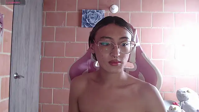 Snapshot of Andrea_camilaaa chatting on 09-28-25, 04:14 Andrea camilaaa online show from 09-28-25, 04:14