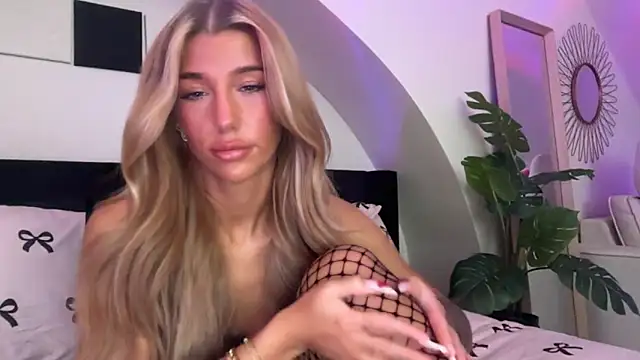 KENNIEXROSE online show from 02-16-26, 11:02