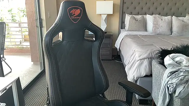 brettmycles28 online show from 09-17-25, 08:44