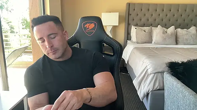 brettmycles28 online show from 10-03-25, 06:31